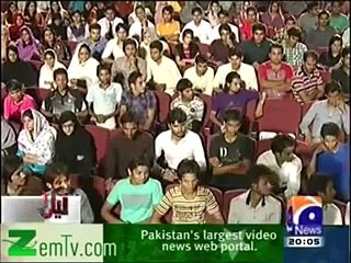 Male Student Give a Logical Slap To Journalist Sana Bucha in Live Show Over Reacting Like A PML(N) Employ