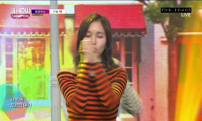 161102