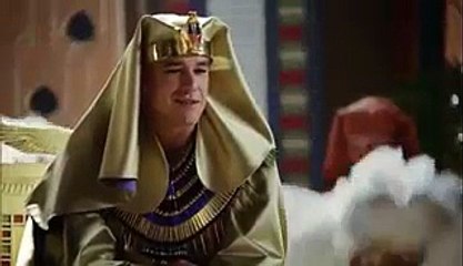 Ramses feliz de pasar la noche con Ana - Moises Y Los Diez Mandamientos