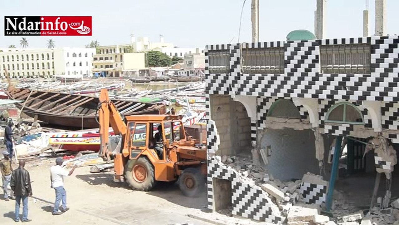 La démolition des 2 mosquées de Guet Ndar en direct