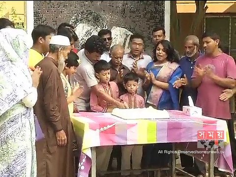 হুমায়ূন আহমেদের জন্মবার্ষিকীতে নুহাশ পল্লীতে পরিবারের সদস্যরা