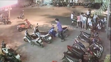 Đánh chém nhau kinh hoàng như phim xã hội đên Hồng Kông