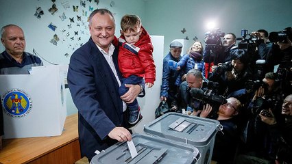 Другий тур президентських виборів у Молдові: курс на Росію чи ЄС?