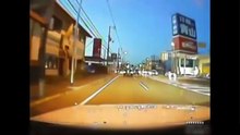 Accident de voiture mortel en direct - Caméra de surveillance [Sécurité] +18 partie  (2) HD