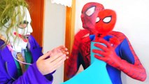 FROZEN ELSA HURTS VS THE JOKER !! Bad Baby Spiderman vs Frozen Elsa w/ Toy Freaks Family Hidden Egg