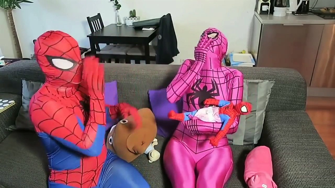 Spider-Man, Spider-Man et le bébé spider man rose! Super-héros drôle dans  la vie réelle! - Vidéo Dailymotion