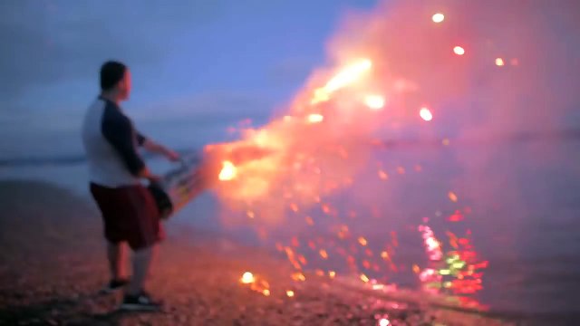 World's Largest Firework Minigun (3990 flares)