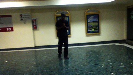 BBOY CAPCOM CENTRE D'achats F-G