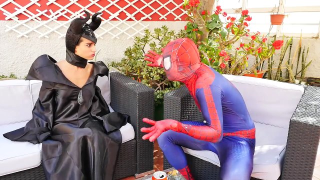 Pink Spidergirl Mermaid Under the Sea vs Shark w Spiderman Mermaid vs Maleficent Superhero Fun :)