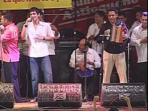 NIÑA BONITA (JEAN CARLOS CENTENO BINOMIO)