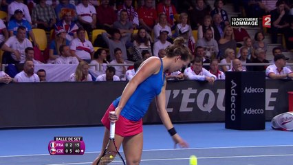 Fed Cup : Barbora Strycova remporte le premier set face à Alizé Cornet