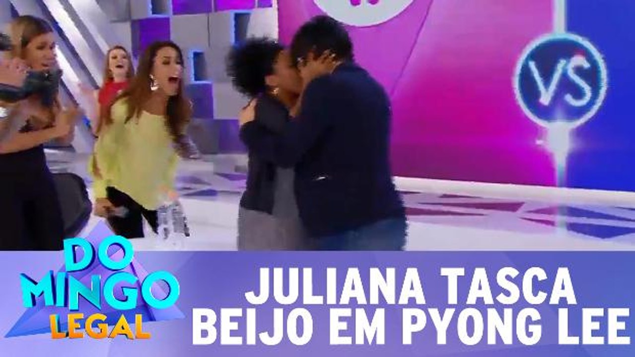 Juliana vence desafio das garrafas e comemora dando beijo em Pyong Lee