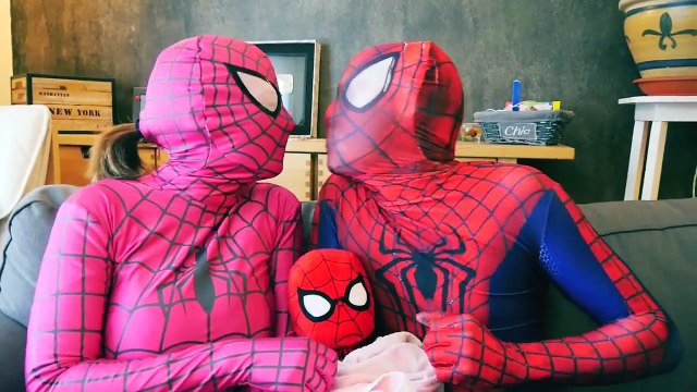 Pink Spidergirl, Spiderman & Spiderbaby - Spidergirl Pregnant ! Superhero Fun in Real Life
