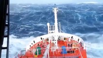SHIPS IN STORM INCREDIBLE FOOTAGE - Monster Waves of The Sea