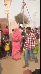 dekho bank ch kiddi lambi line