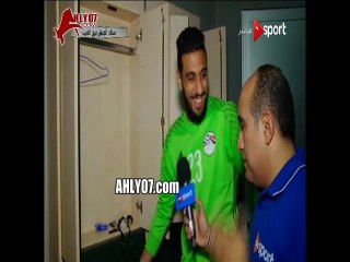 شاهد مسخرة مهيب عبد الهادي بيتمرمط خنق وضرب داخل غرفة خلع ملابس منتخب مصر