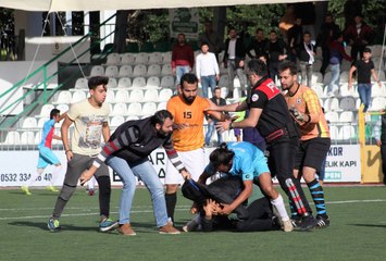 Amatör maçta saha karıştı