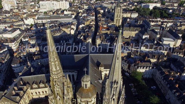 CATHÉDRALE SAINT MAURICE DE ANGERS VUE PAR DRONE (1)