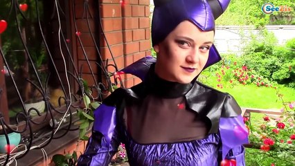 Is Spiderman Kissing Maleficent? w Frozen Elsa, Blue Spiderman Real Bad Joker in Real Life