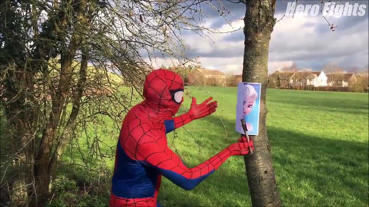 HOMEM ARANHA E HUCK VS VENOM | FROZEN ELSA PROCURADA