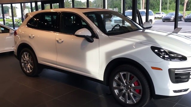 Family sports car Porsche Cayenne Turbo-ZaNJsQ9pUyU