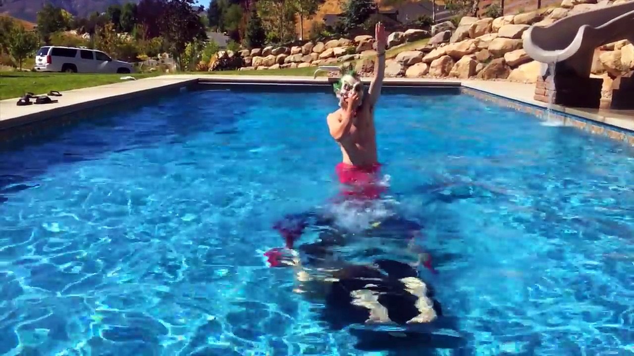 SuperHero Bad Baby Victoria Messy Toy Room Fail Annabelle Toy Freaks Family Hidden Egg Toy Freaks