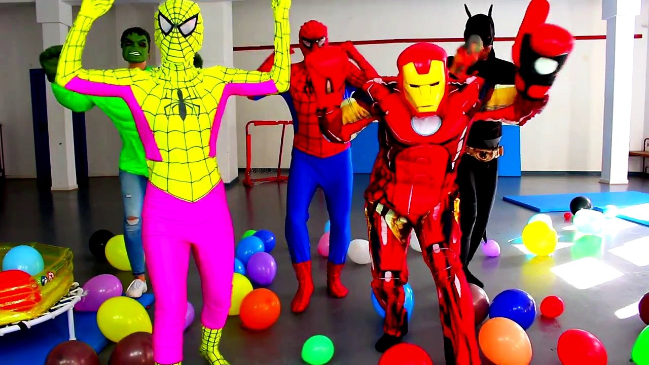 Wheels On The Bus Hulk Spiderman Frozen Elsa Batman Iron Man Kids Songs | Nursery Rhymes for Kids