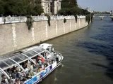 Notre-Dame, la Seine et un peu de musique