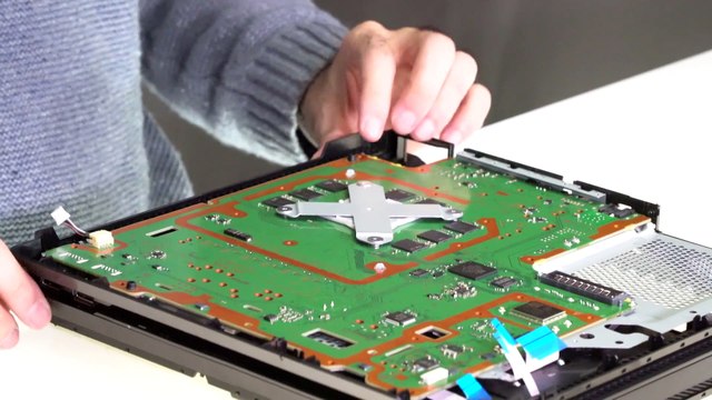 PlayStation 4 Pro : Le démontage de la console par Keiichi Aoki