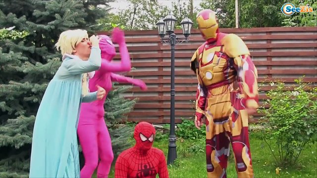 Örümcek Adam ve Karlar Kraliçesi Elsa ve Malefiz! Elsa ve örümcek adam komik bölümler