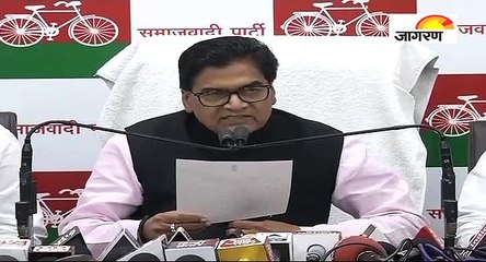 प्रेस कॉन्फ्रेंस में रो पड़े रामगोपाल यादव