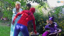 Frozen Elsa STUCK in BUBBLE GUM! w/ Spiderman Maleficent Spidergirl Hulk Superheroes