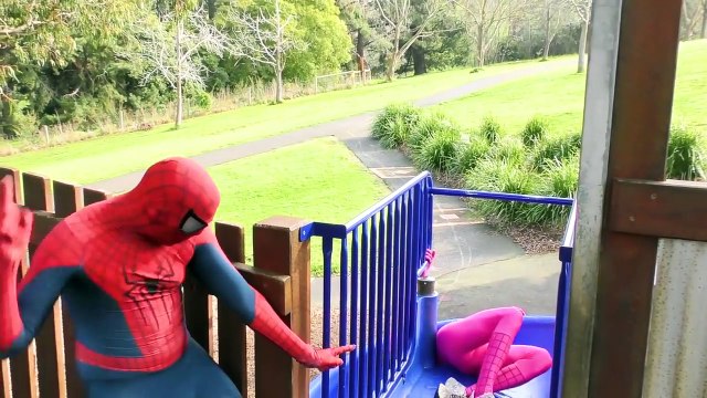 Hulk Vs Red Hulk Süper Kahraman Savaşı! Örümcek Adam Joker Superhero Zaman Adventures