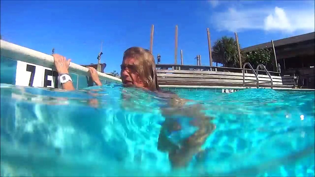 2016 10 04   uw hanging + playing w the ladder Vero Beach
