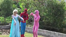 Frozen Elsa and Spiderman DRINK URINE under sand Joker pink Spidergirl Family fun superheroe movie