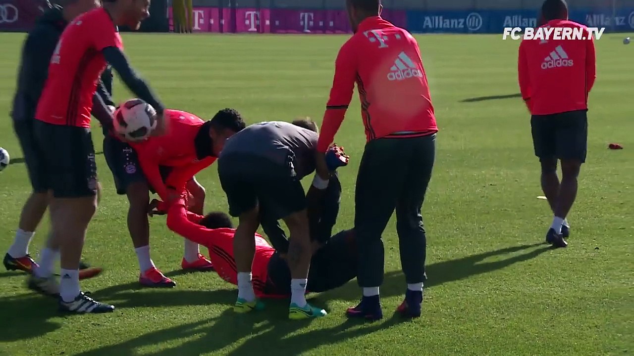 David Alaba destroyed by vicious nutmeg