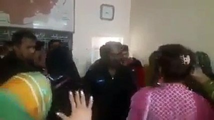 Khawaja Sara taking revenge from Jajja Badmash in Thana Sialkot