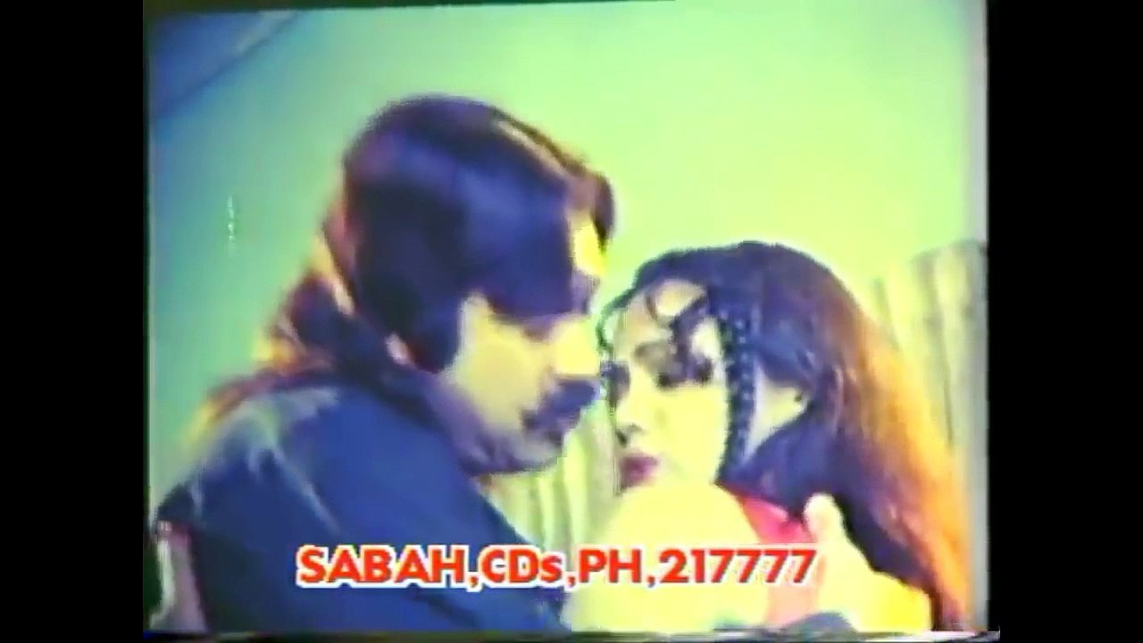 Pashto Dhamaka ! Hot mujra Girls Rana yasmeen and zaryeb chohdry swimming pool item song