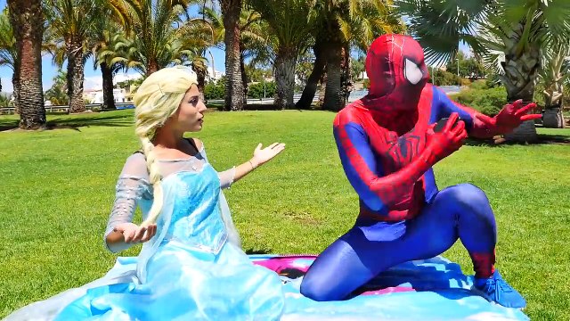 Jack Frost vs Joker vs Frozen Elsa Kidnapped & Colors Hair w Spiderman Pink Spidergirl superhero Fun