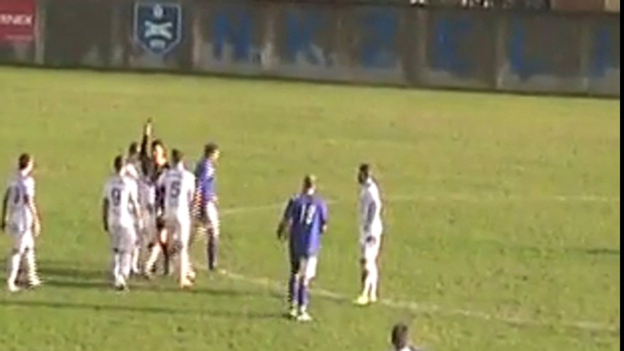Igrač udario sudiju u glavu - 1. liga Tuzlanskog kantona (Zeljeznicar-Purecic)