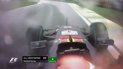Max Verstappen claque un drift pour éviter un gros accident au GP du Brésil.