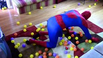 Spiderman Elsa Spidergirl vs Joker Magic Ballpit balls: Spidergirl changes color! Superheroes IRL