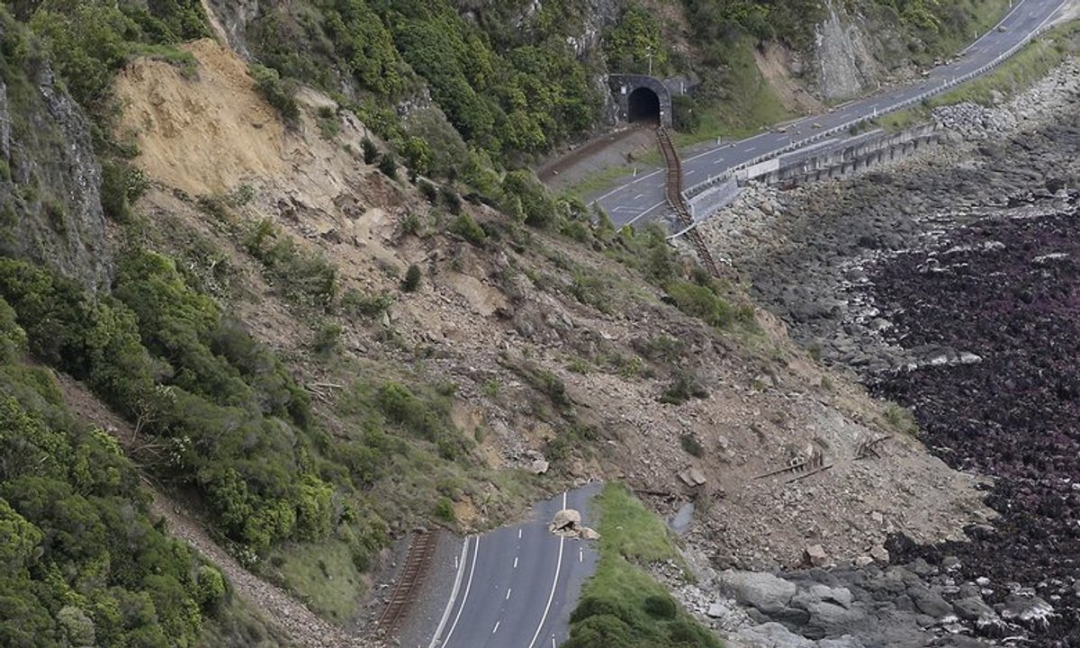 New Zealand Earthquake: Damage in Wellington after 7.8 magnitude tremor