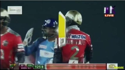 下载视频: Mashrafe hits Shakib 4 sixes in an over, BPL 2016