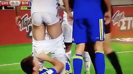 Player Given Red Card For Pantsing Opponent