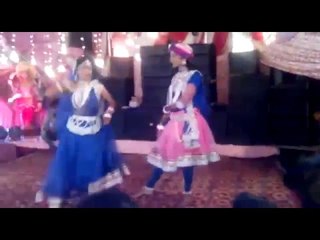girls enjoying Dance live events