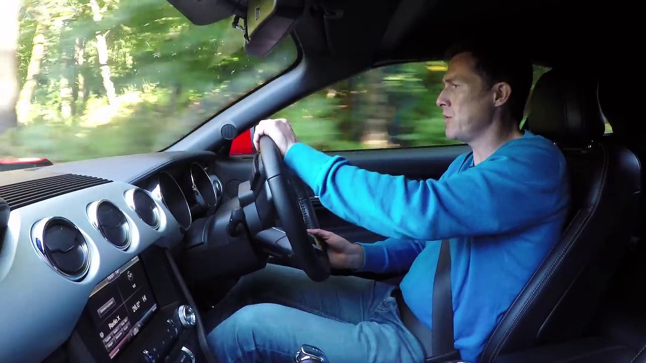 Ford Mustang Convertible 2017 review _ Mat Watson Reviews-y1_6s-8Pagc