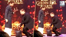 Shahrukh Khan Made Karan Johar Touch His Feet | Lux Golden Red Awards