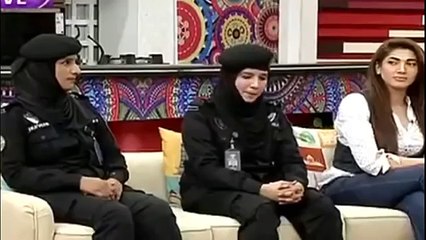 Larki Ny Live Show Main Gali Dy di