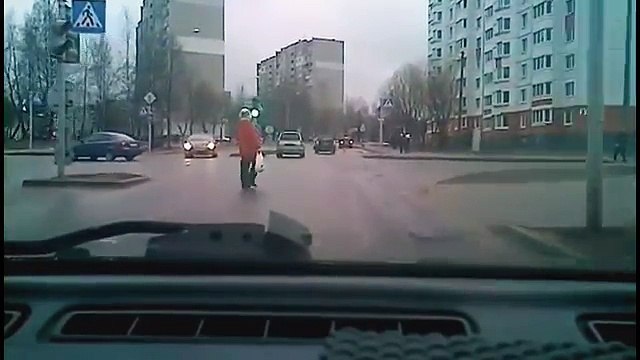 Дорога не прощает ошибок - Пешеходы против Водителей